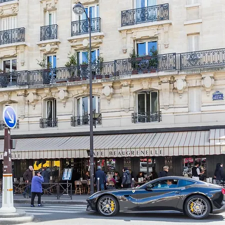 Daire Veeve - A Pop Of Colour Paris
